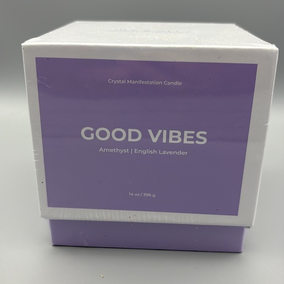 Jill and Ally -Good Vibes Lavender Scented Candle w/ amethyst. 14oz - Picture 2 of 5